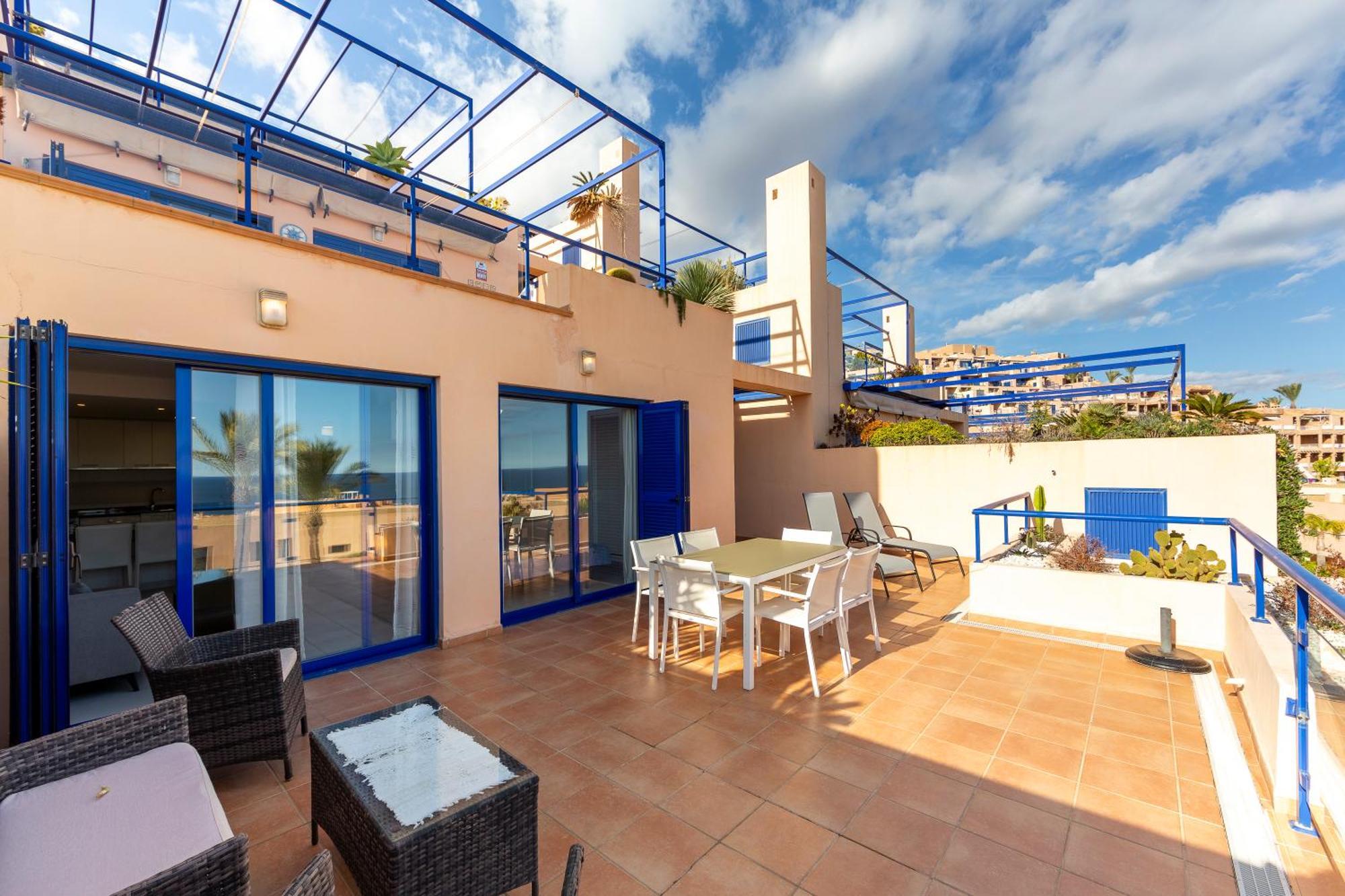 - Big Terrace Apartment *